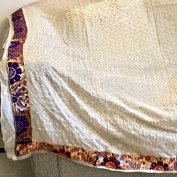 BrandNew!A pure silk Georgette hand embroidered sequins all over;Benarasi Border - Picture 10 of 17